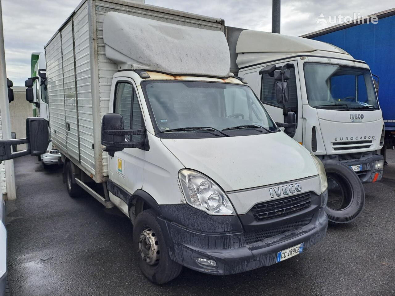 tovornjak zabojnik IVECO DAILY 60C17