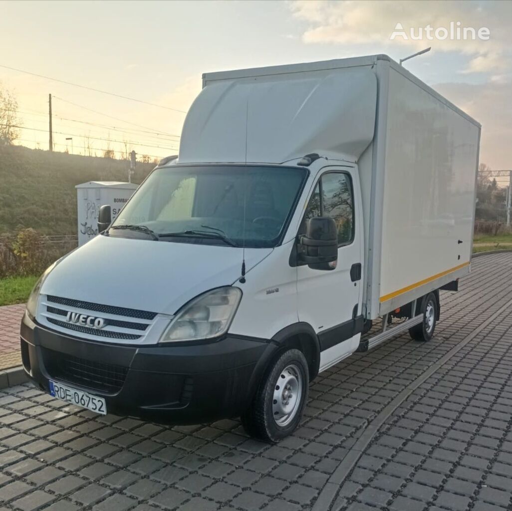 camion fourgon IVECO Daily 35s12 2.3 hpi