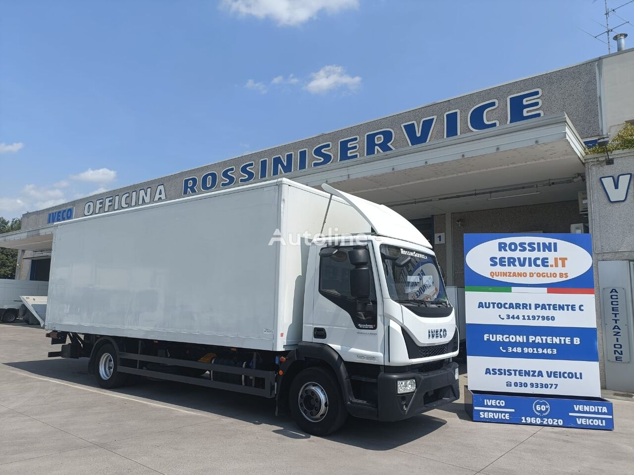 IVECO EUROCARGO 140E28P box truck