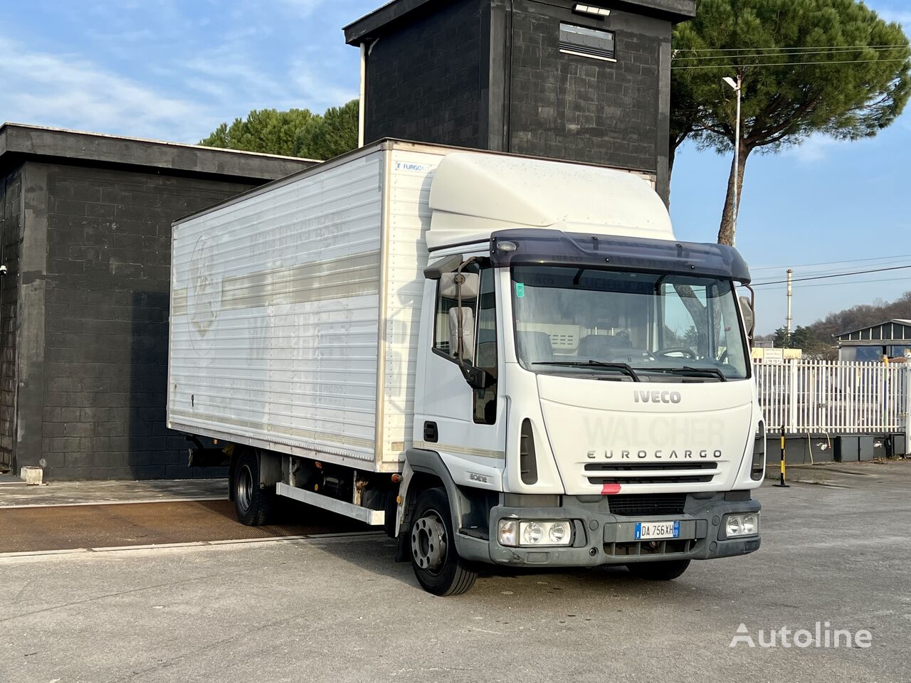 IVECO EuroCargo 80E18 box truck