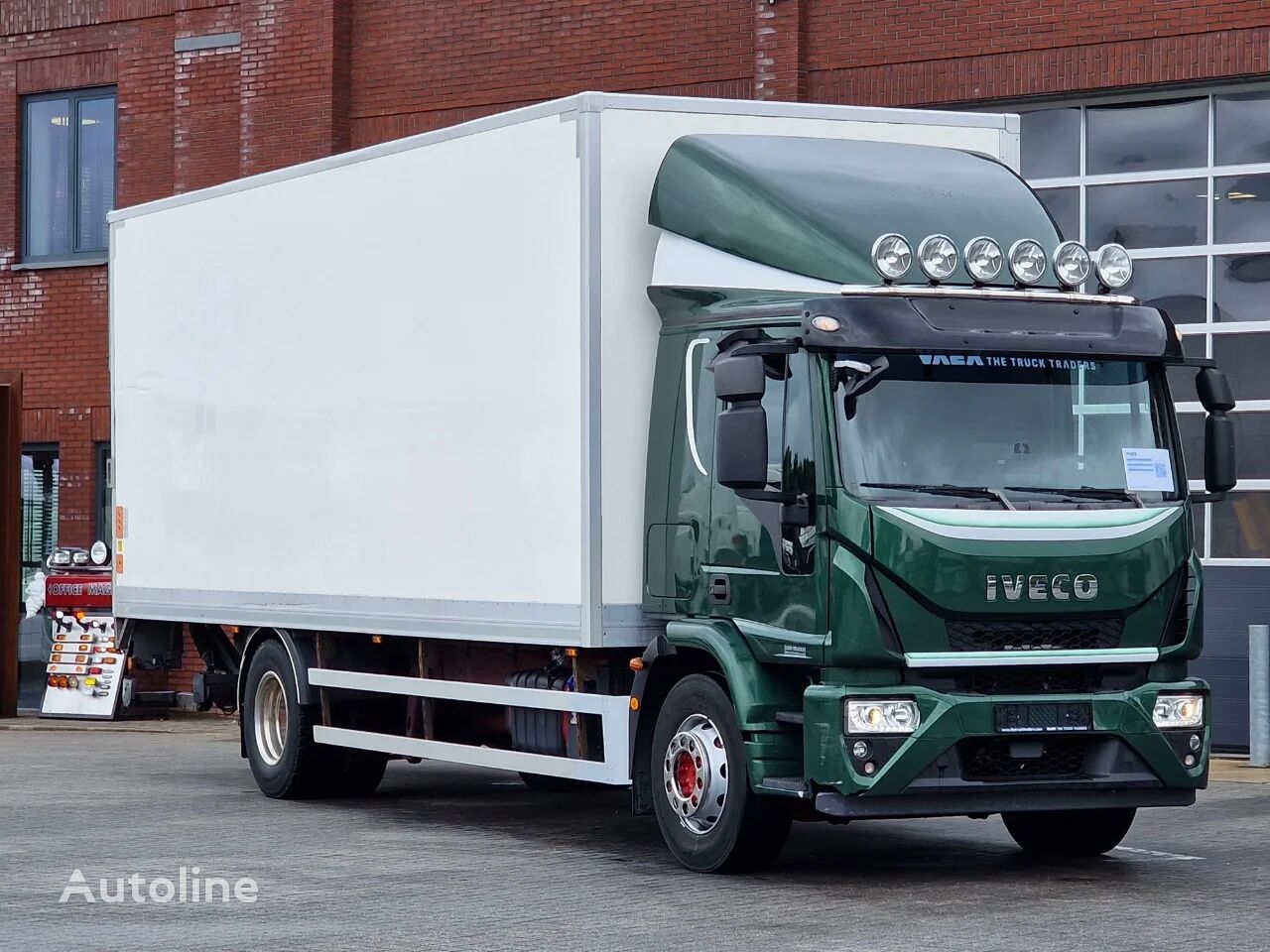 IVECO Eurocargo 180E320 - Box with sidedoors - Zepro Loadlift - Sleepe camión furgón