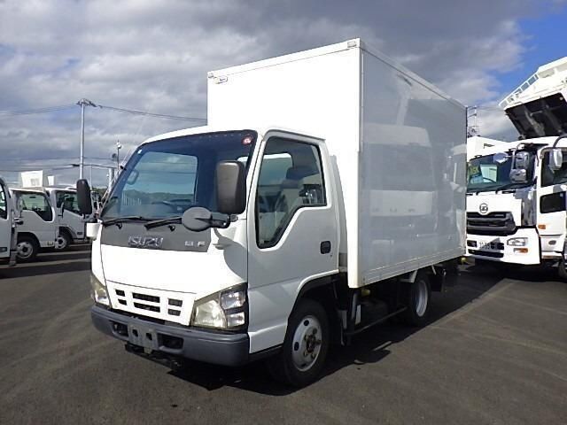 Isuzu ELF box truck