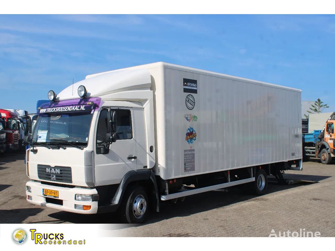 MAN LE 220 + manual + 12T + LOW KM box truck