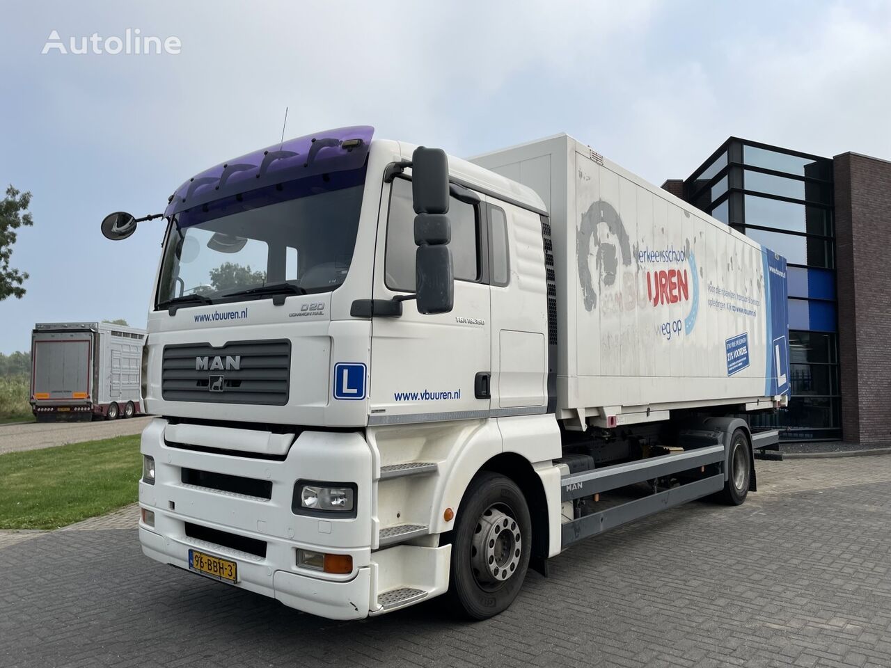 MAN TGA 18.350 box truck