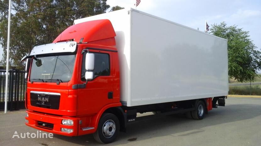 MAN TGL 12 220 box truck