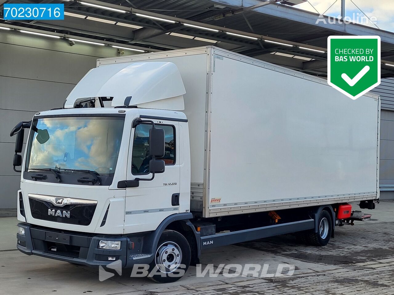 MAN TGL 12.220 4X2 12tonner Ladebordwand Euro 6 box truck