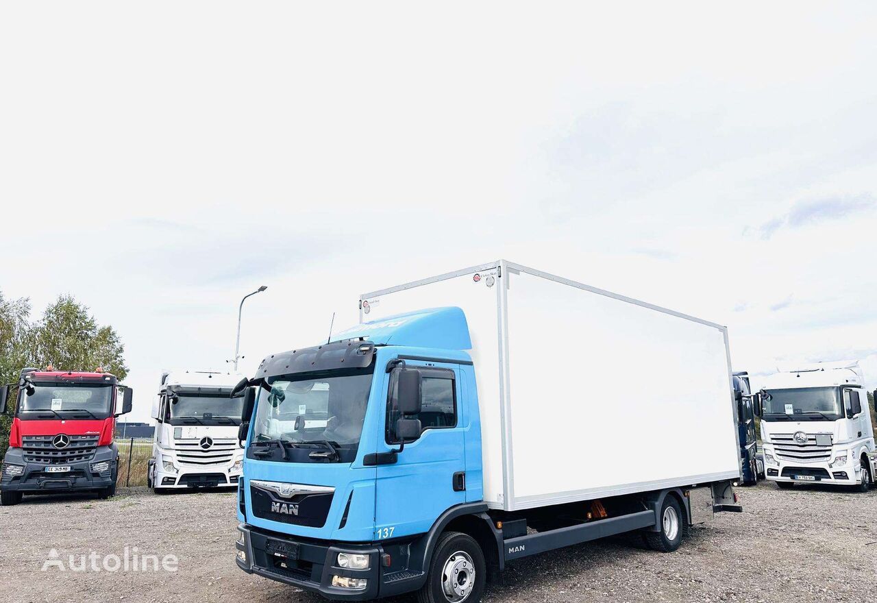 truk box MAN TGL 12.220 su liftu