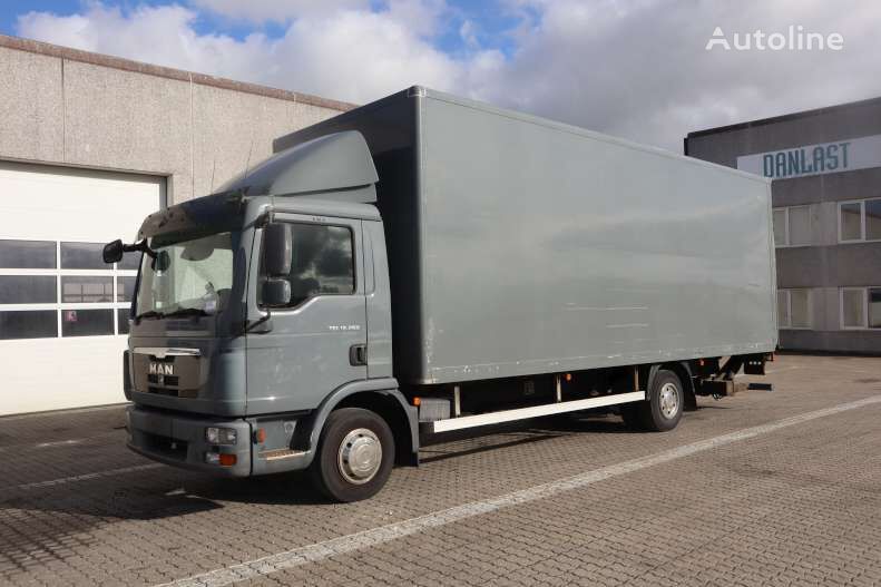 MAN TGL 12.250 box truck