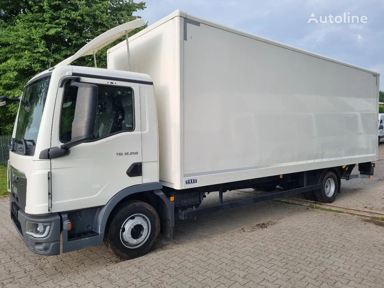 MAN TGL 12.250 TGL box truck