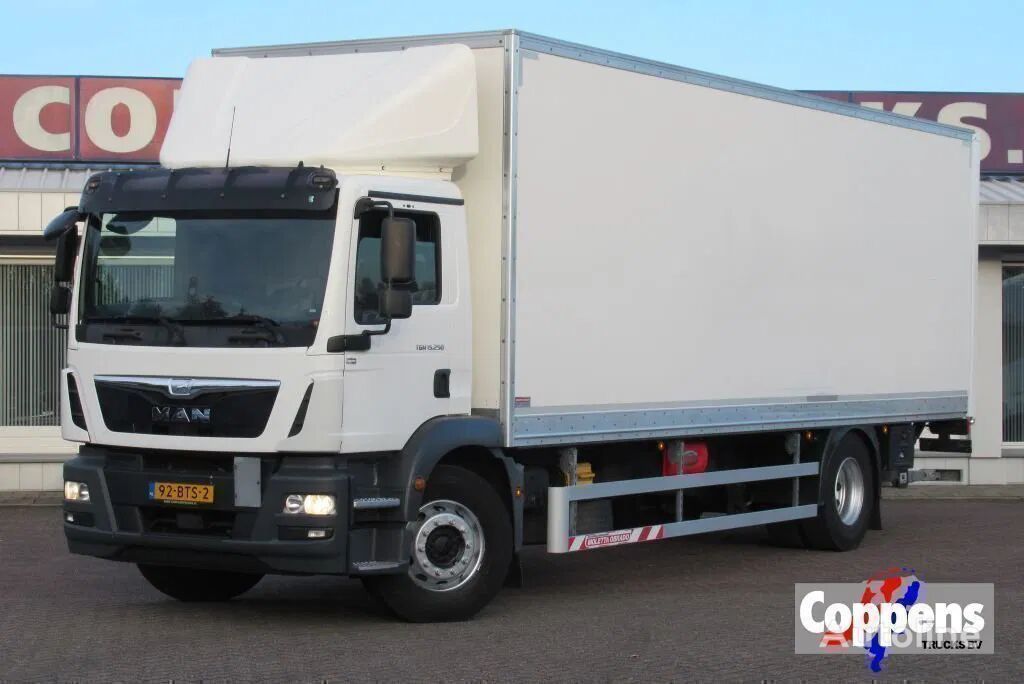 camion fourgon MAN TGM Bak + klep E6