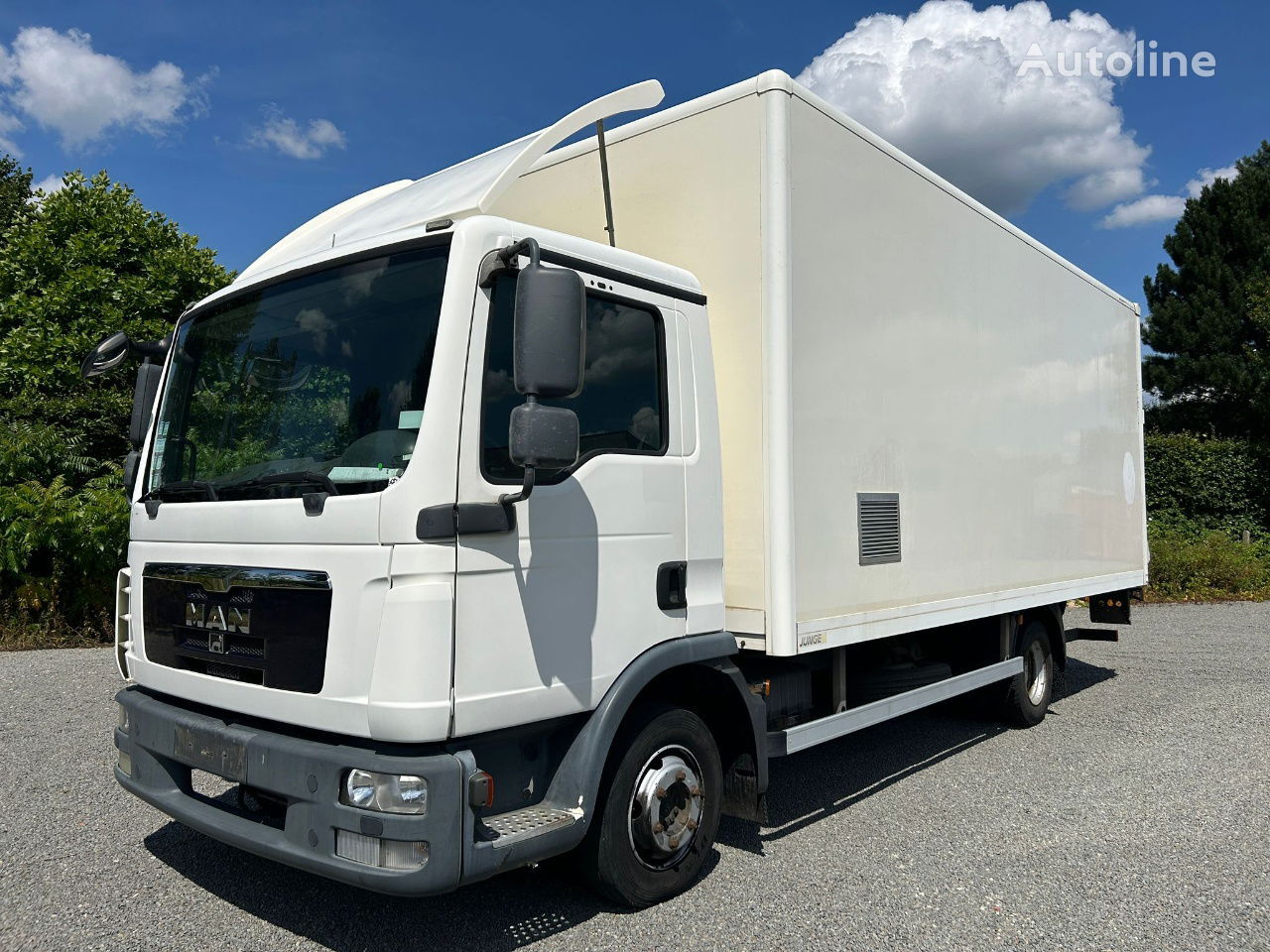 MAN Tgl 8.180  box truck