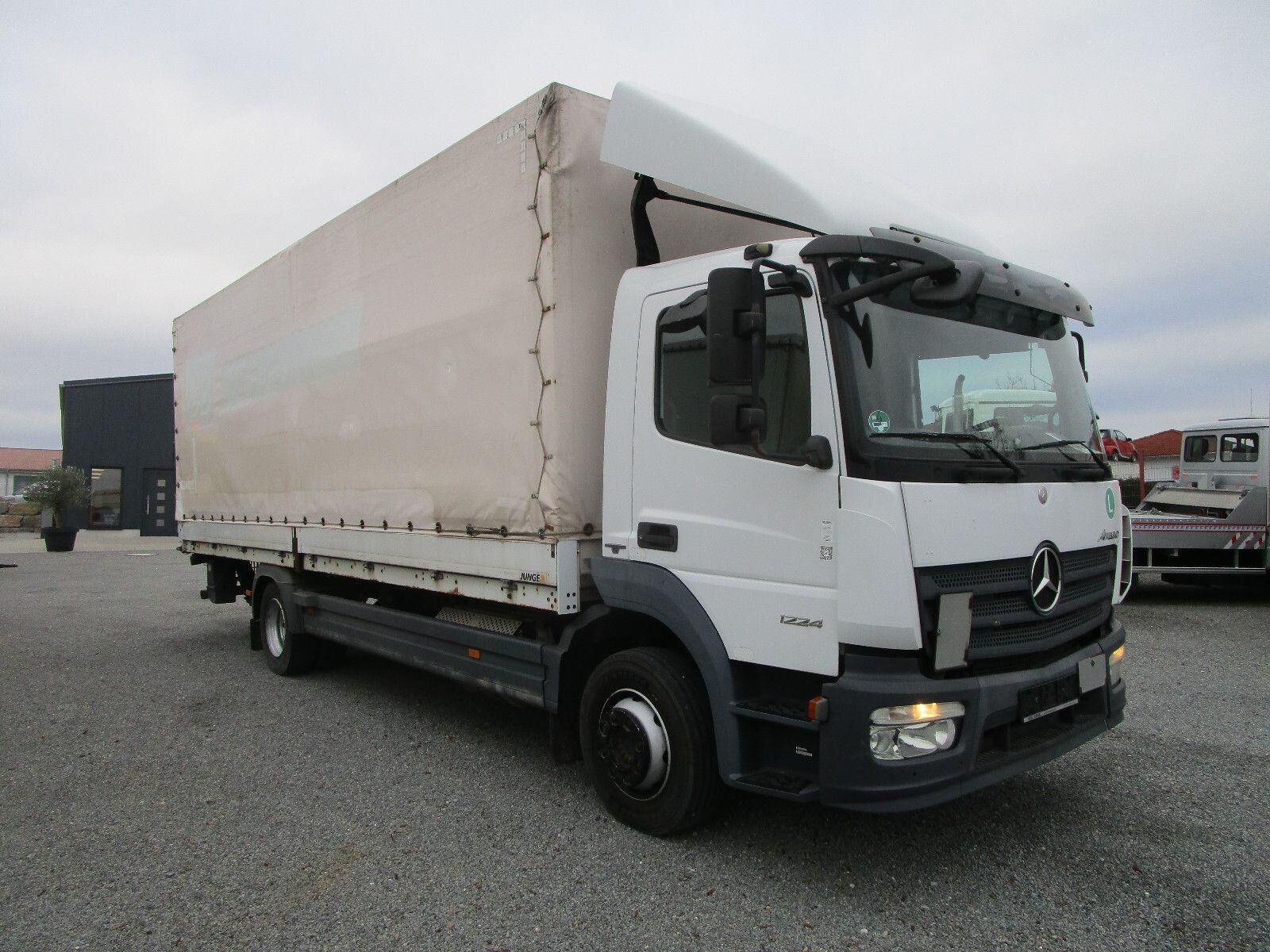 truk box Mercedes-Benz 1224 L MP4+EURO+6+KLIMA+AHK+LBW+7,20m+6-Zylinder