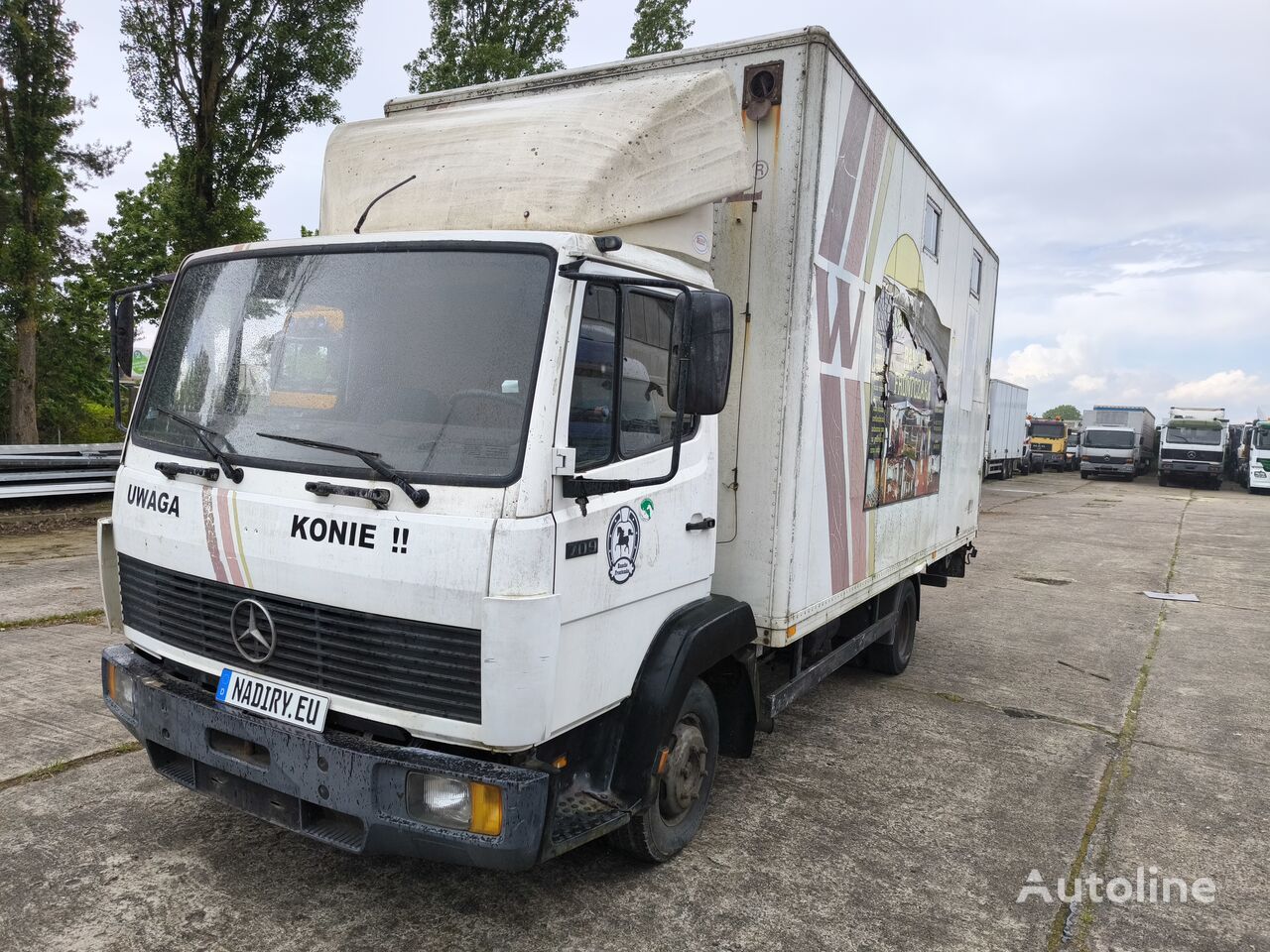 camion fourgon Mercedes-Benz 709