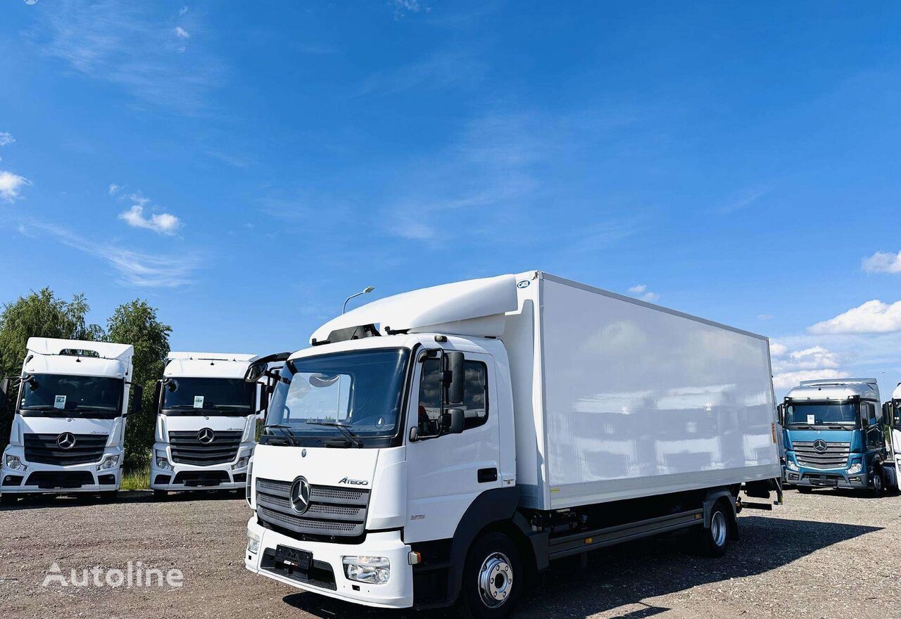 camion fourgon Mercedes-Benz 916 Izoterma su Liftu