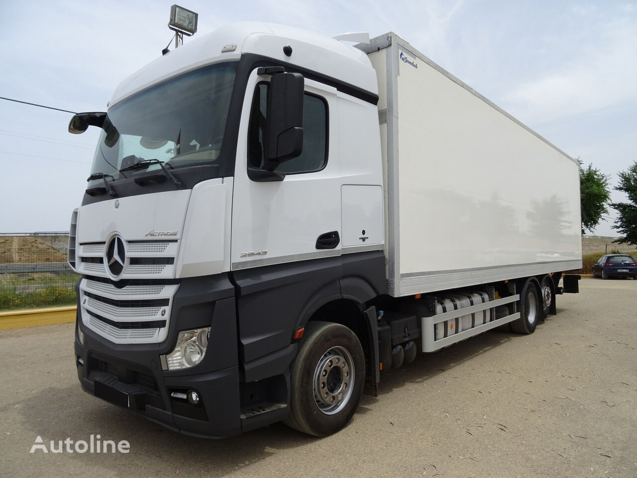 شاحنة مقفلة Mercedes-Benz ACTROS 25 42