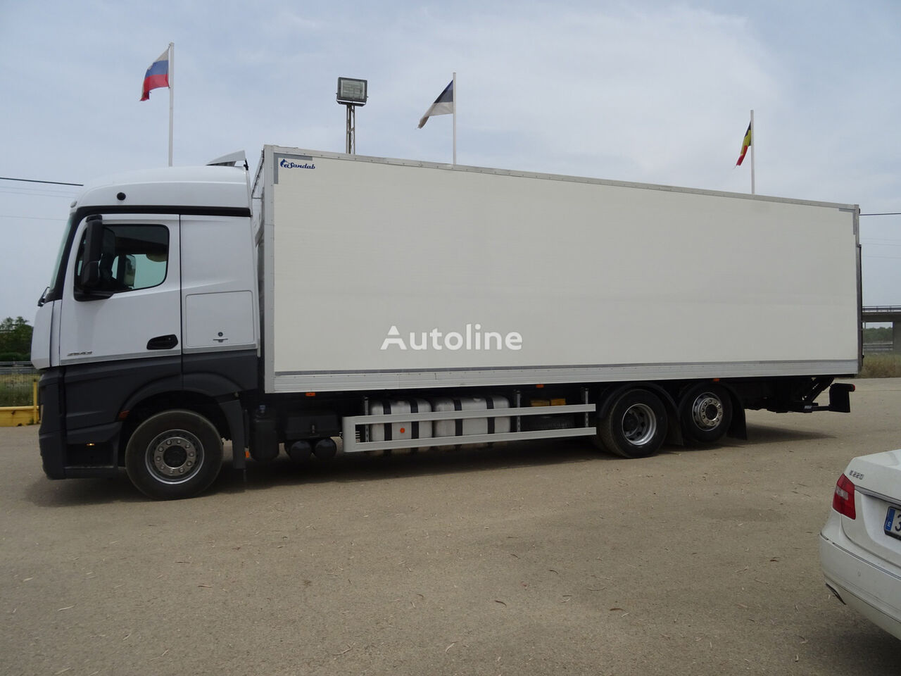 camion fourgon Mercedes-Benz ACTROS 25 42