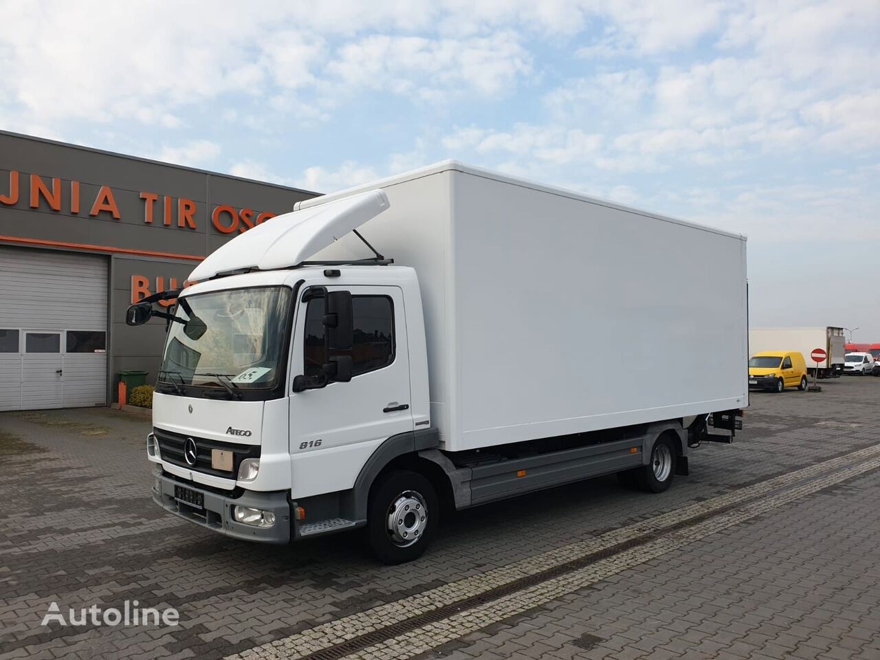 camion fourgon Mercedes-Benz ATEGO 816 KOFFER+LBW AUS (DE) TOP ZUSTAND MANUAL