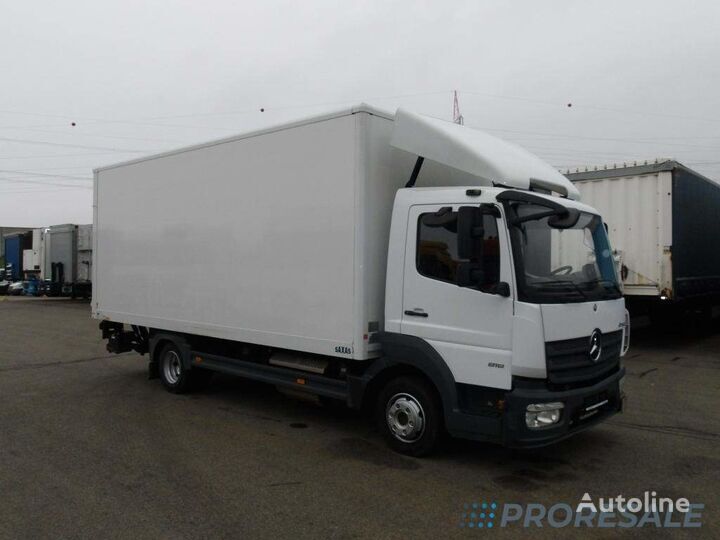 Mercedes-Benz ATEGO 818L camión furgón