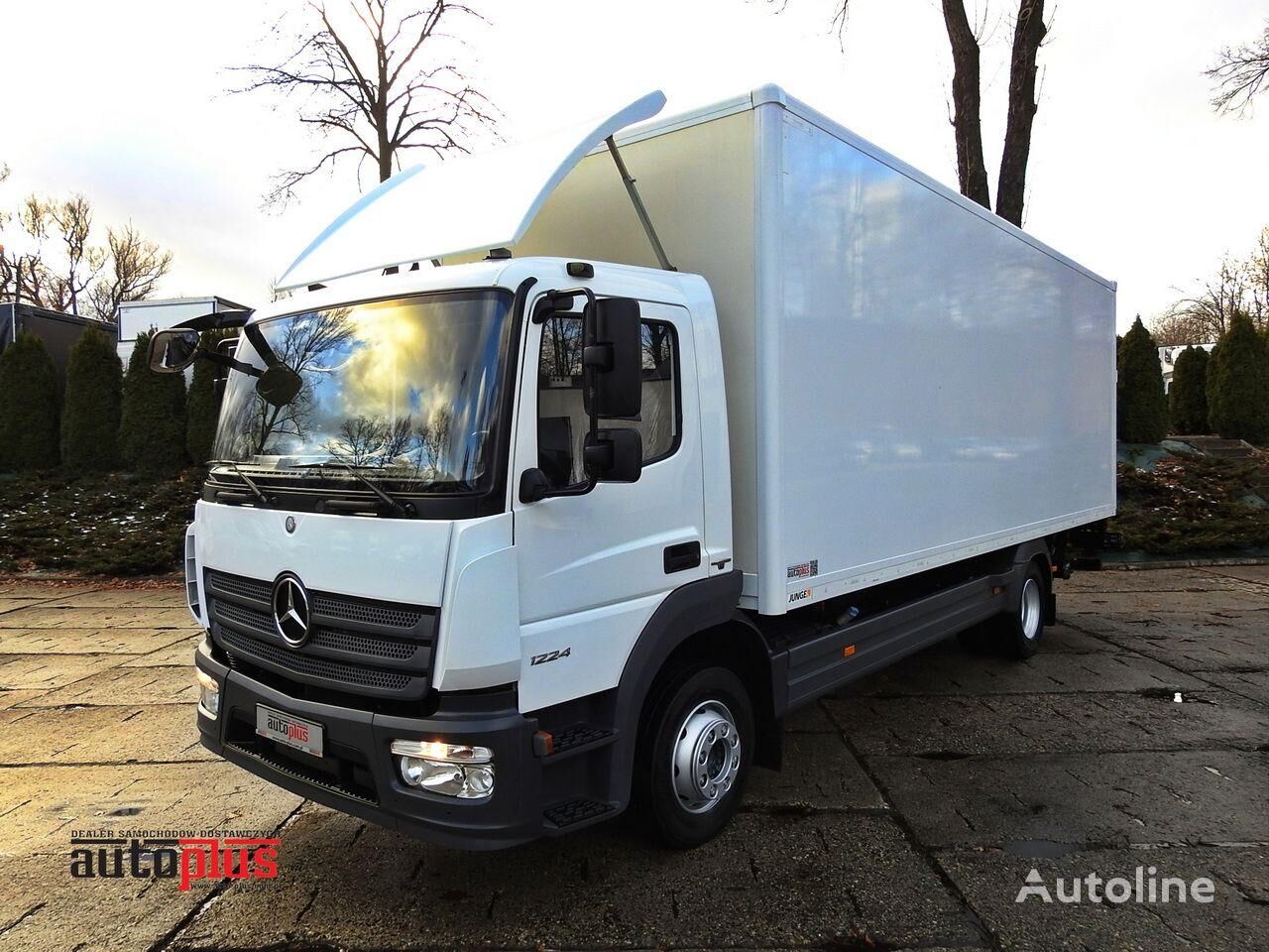 camion furgone Mercedes-Benz ATEGO 12.24 KONTENER WINDA 18 PALET TEMPOMAT KLIMATYZACJA AUTOMA