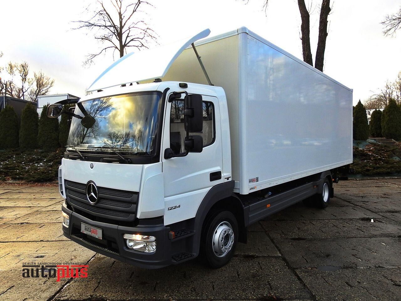 Mercedes-Benz ATEGO 12.24 KONTENER WINDA 18 PALET TEMPOMAT KLIMATYZACJA AUTOMA Koffer-LKW