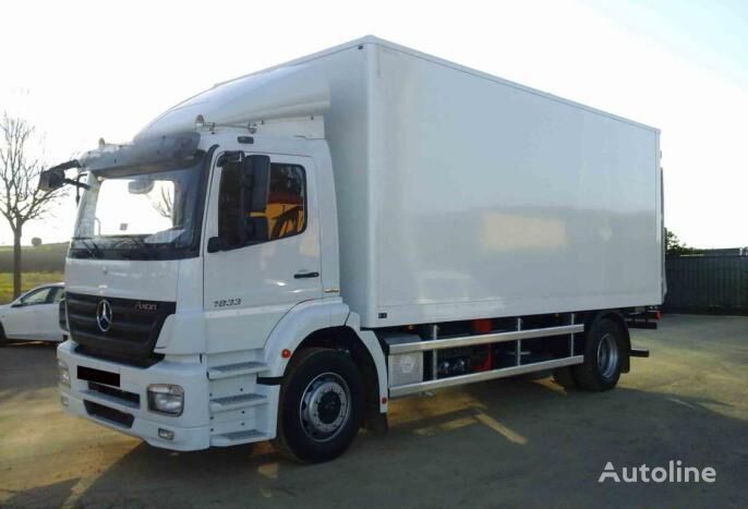 camion furgone Mercedes-Benz AXOR 18 33