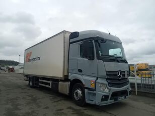 Mercedes-Benz Actros 1827 box truck