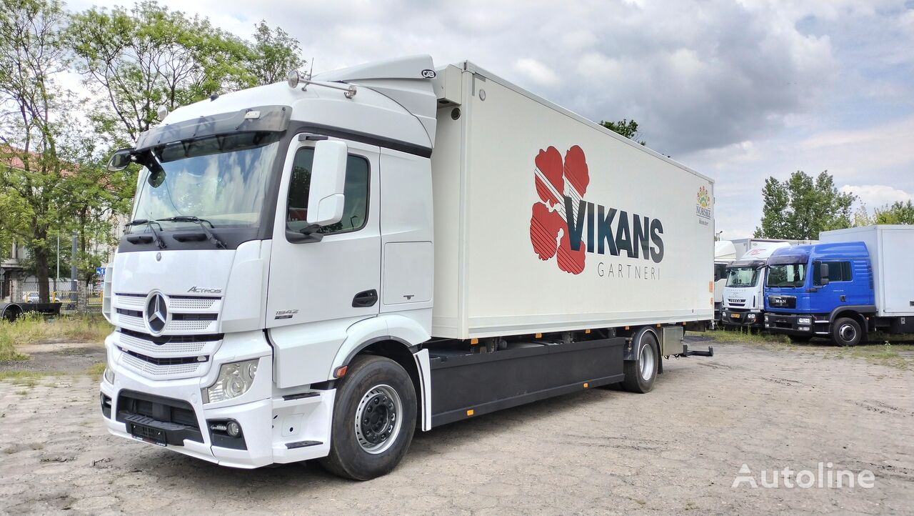 camion fourgon Mercedes-Benz Actros 1842