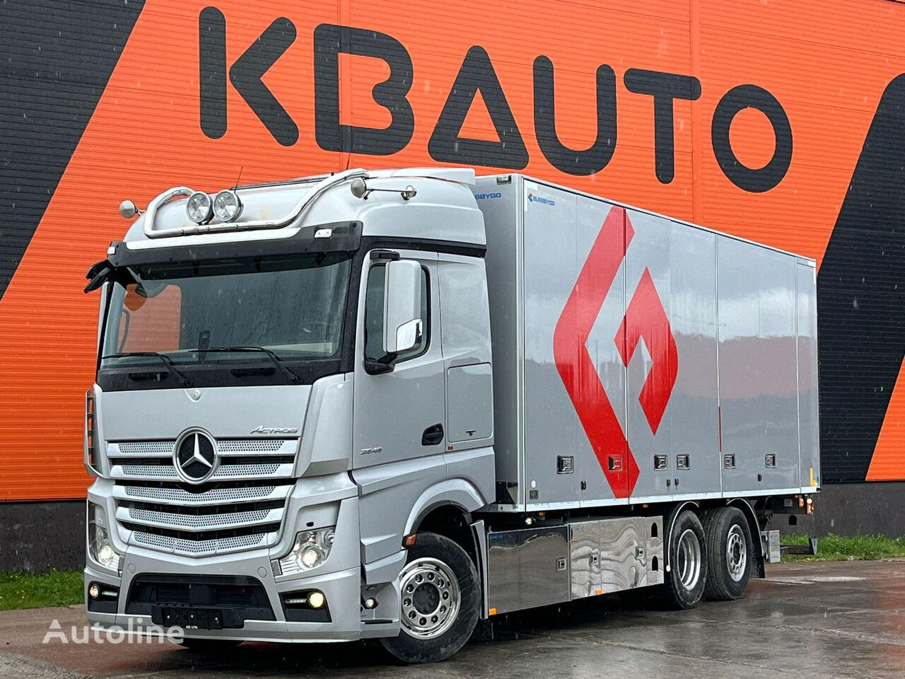 Mercedes-Benz Actros 2545 6x2 BOX L=7535 mm パネルバントラック