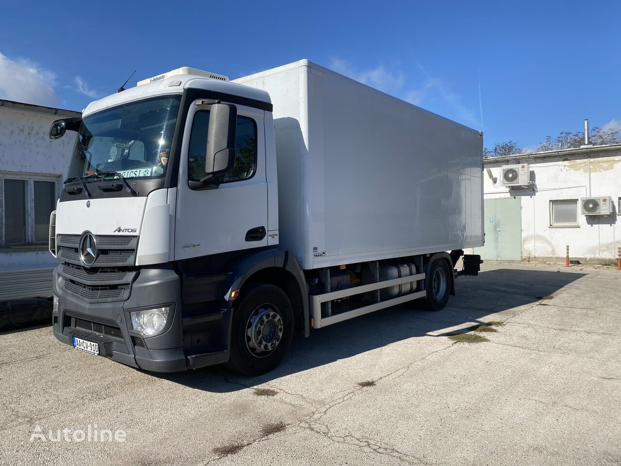 Mercedes-Benz Antos 1824 box truck