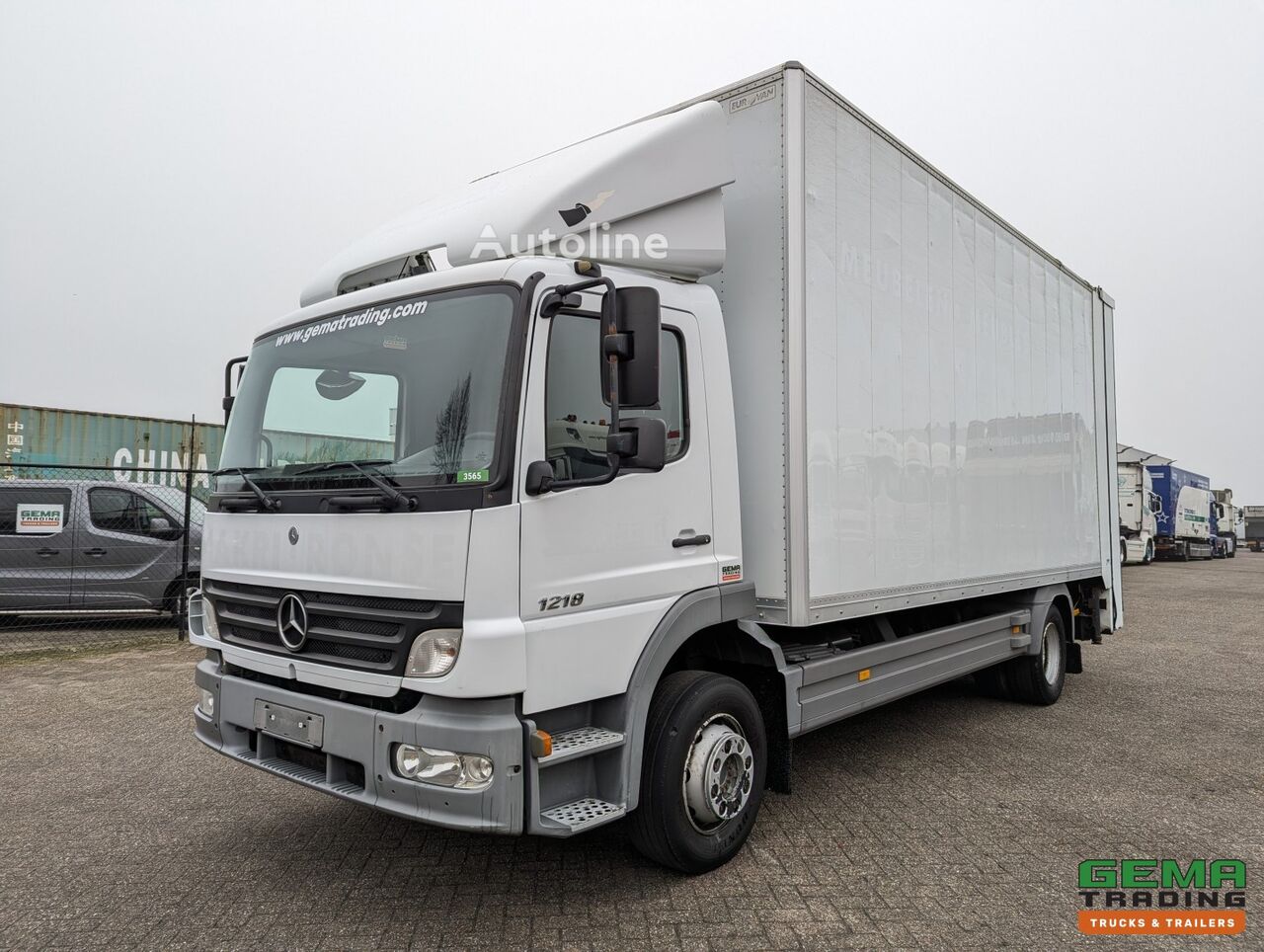 شاحنة مقفلة Mercedes-Benz Atego 1218 4x2 Daycab Euro3 12T - Closed box 6.2m - Portal lift