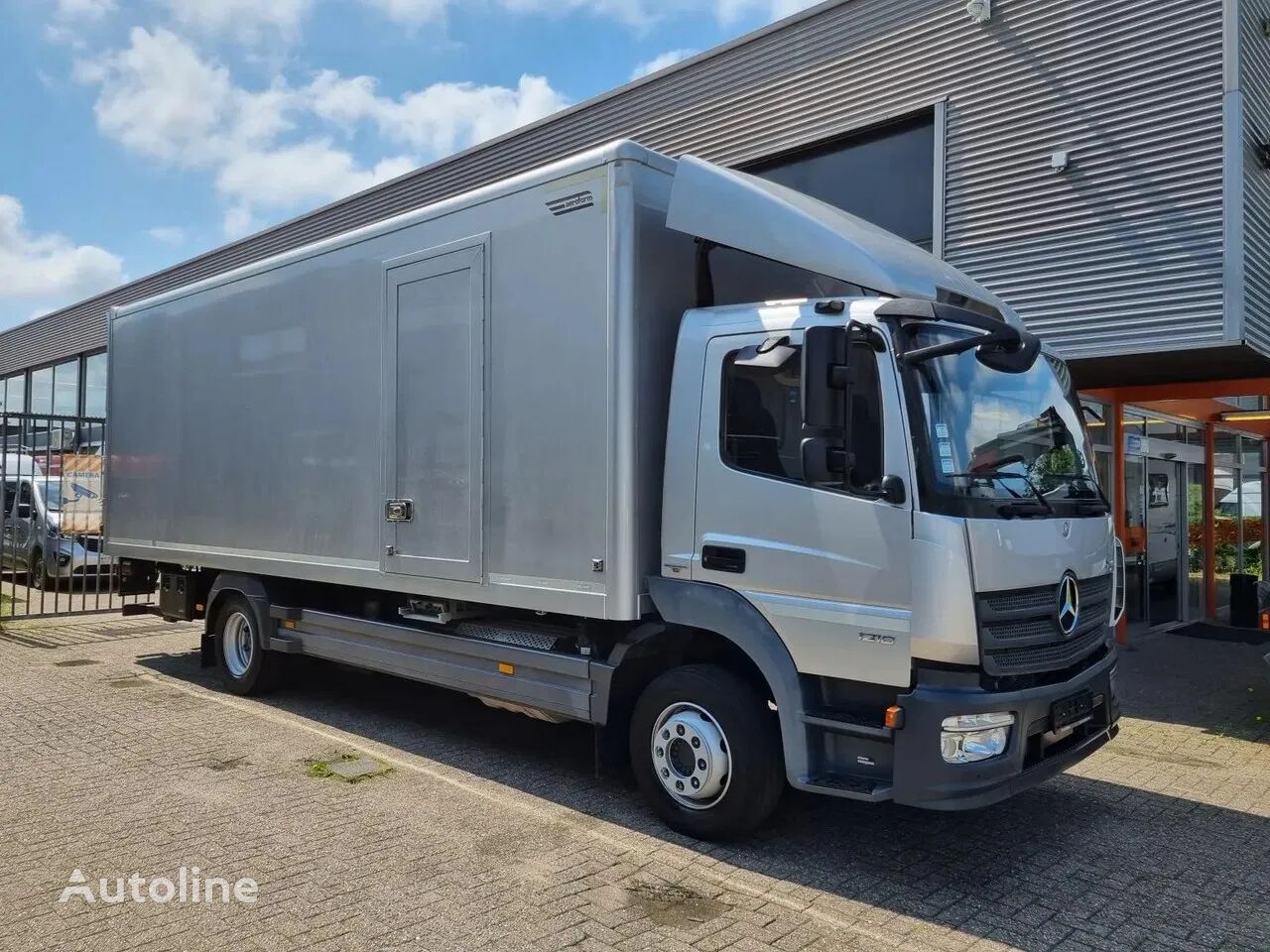 автофургон Mercedes-Benz Atego 1218 Koffer/ Ladebordwand/ Airco/ Grau Metallic