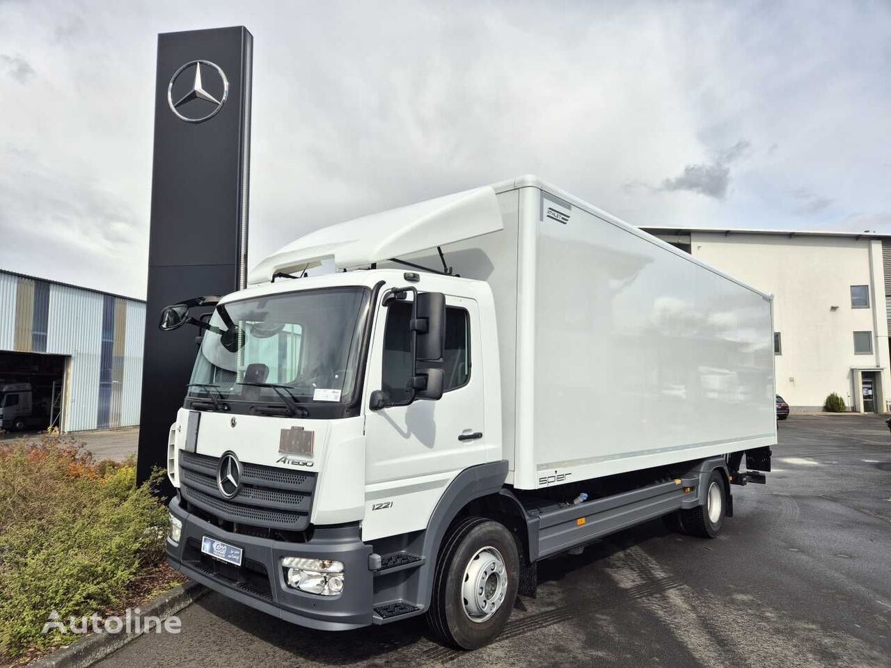 ciężarówka furgon Mercedes-Benz Atego 1221 L 4x2 Koffer+LBW 1500kg Klima Spoiler