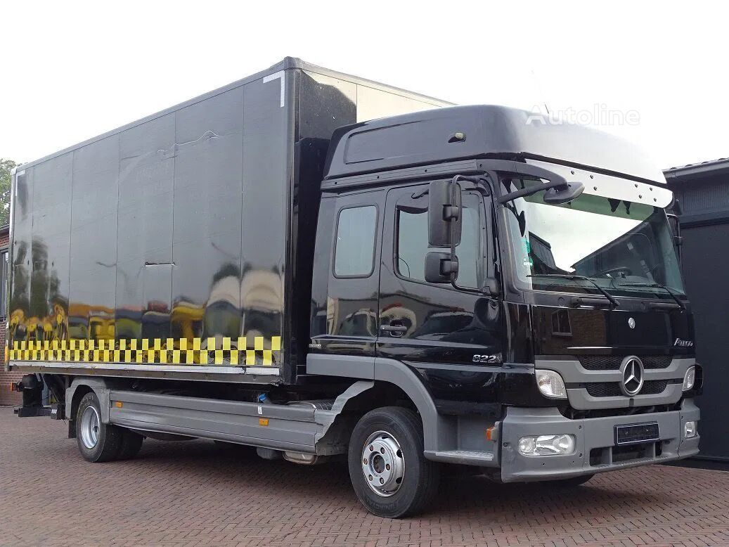 xe tải thùng kín Mercedes-Benz Atego CREWCAB 6 SEATS standheizung lbw 1.5 ton