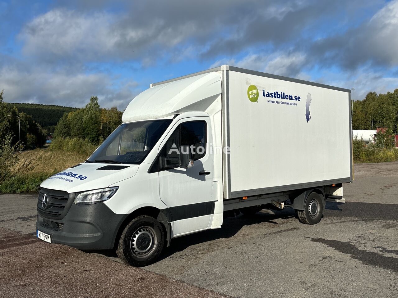 camion fourgon Mercedes-Benz Sprinter 317