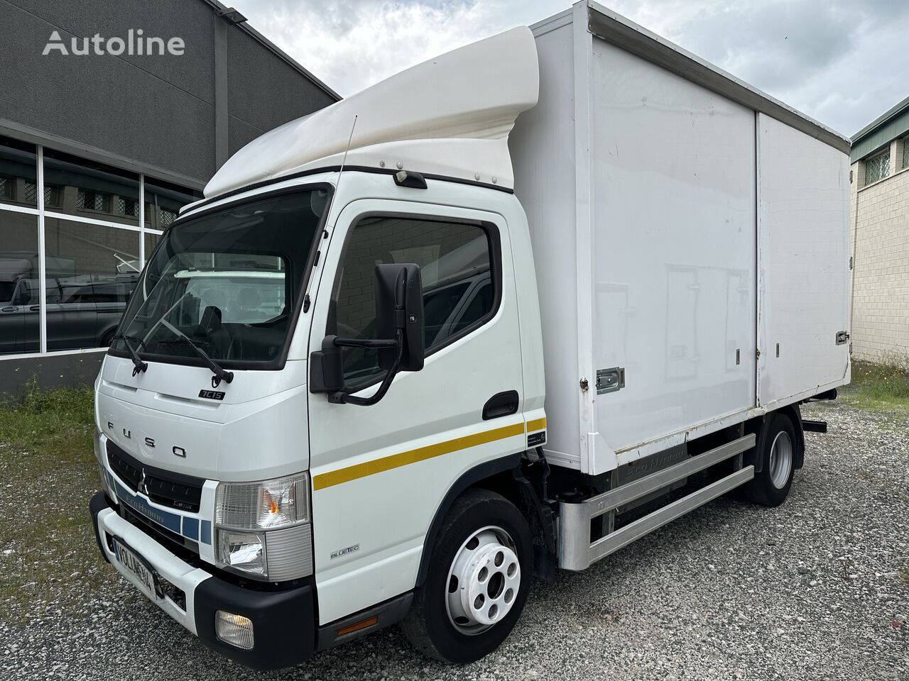 camião furgão Mitsubishi Fuso 7C15