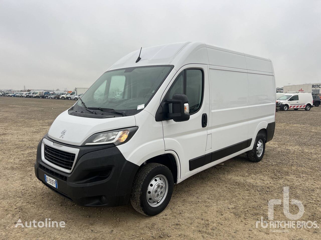 Peugeot BOXER 333 L2H2 2.2 BLUEHDI 140CV SES kamion furgon