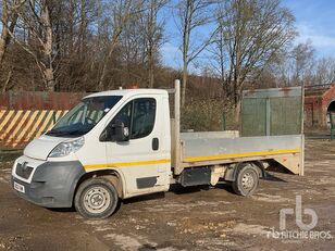 camion fourgon Peugeot BOXER 335 MWB 4x2 3.5 ton beavertail