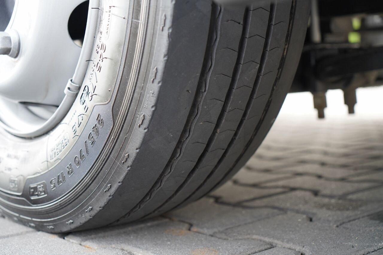 Рено D 210 / 4×2 / Контејнер / 7,5 м / Винда Холандија / Евро 6