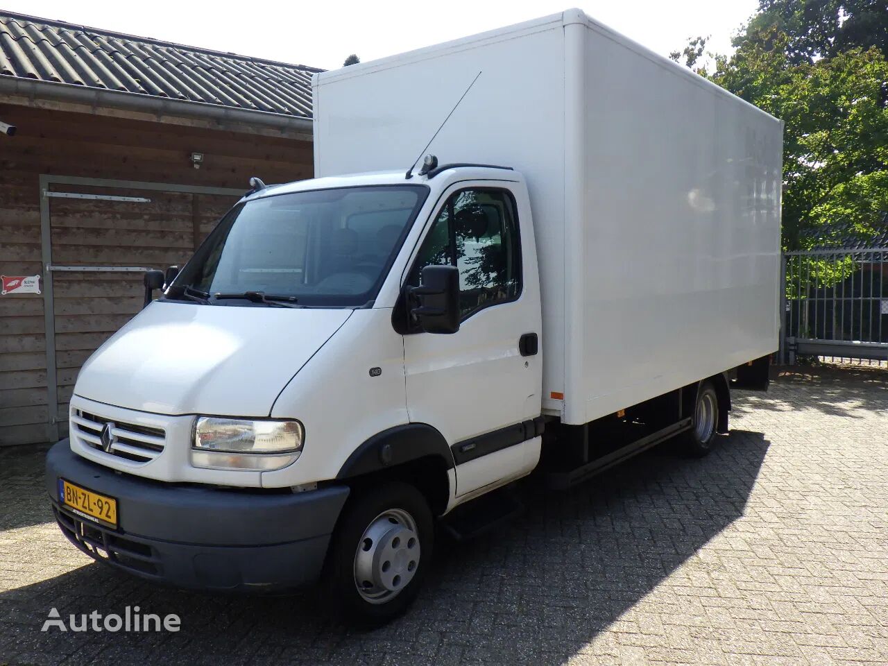 Renault Mascott 140 / Manual / Bladgeveerd box truck