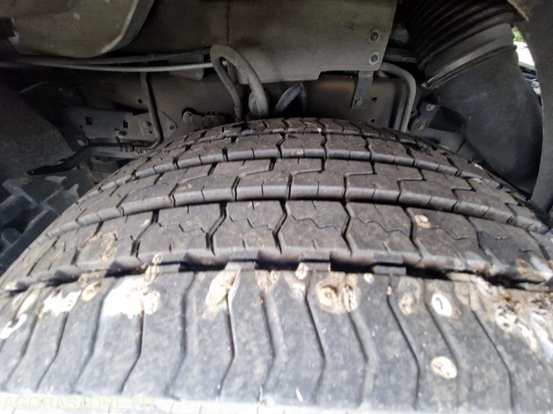 2010 Renault PREMIUM-44835262