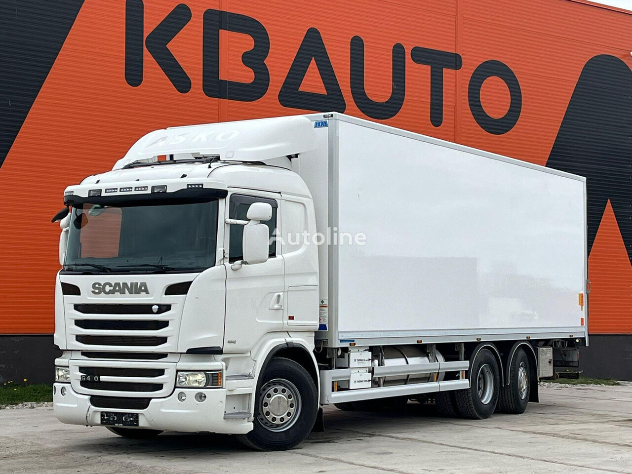 skriňové auto Scania G 450 6x2*4 RETARDER / BOX L=8468 mm