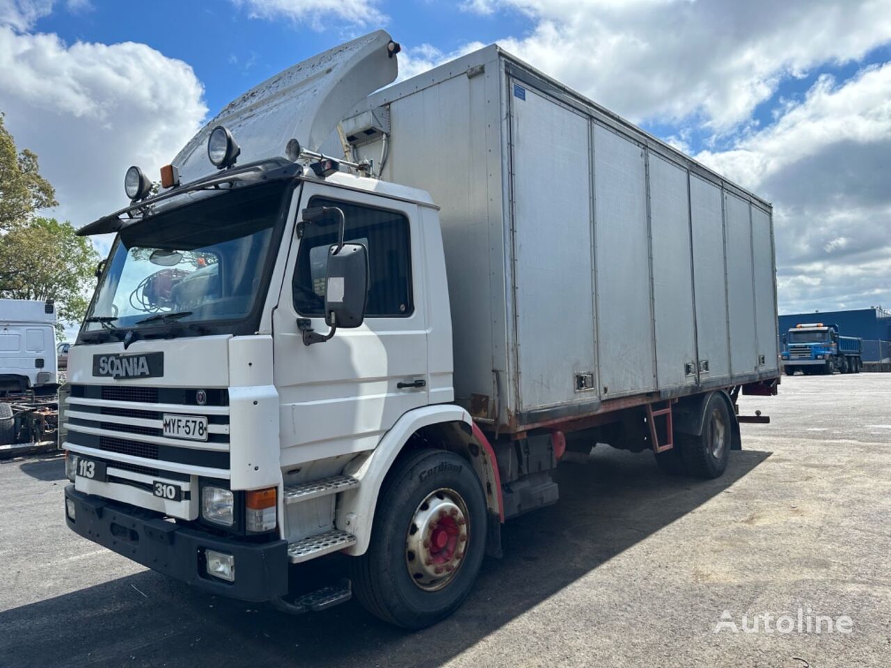 Scania P 113  box truck