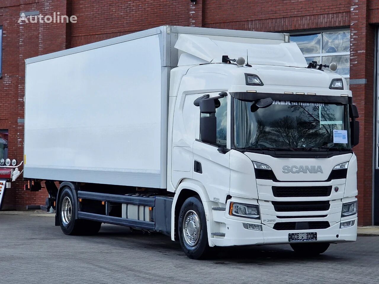 Scania P320 4x2 - Box with sidedoors - Zepro loadlift 2.000KG - Full ai umpikori kuorma-auto