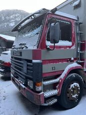 camion fourgon Scania P82 skapbil med løftelem