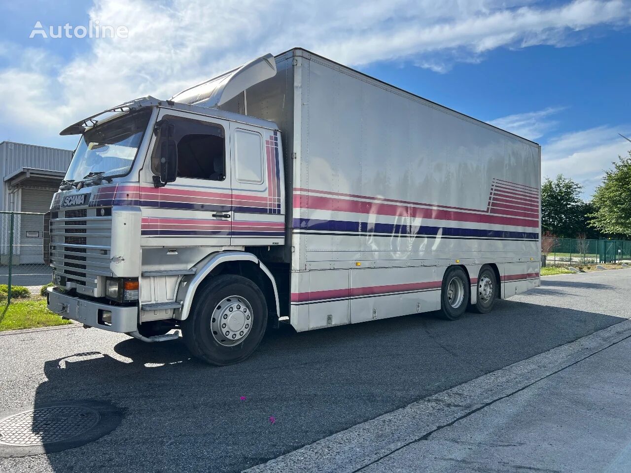 Scania R112 112 / 1986 /6x2 / spring/air box truck