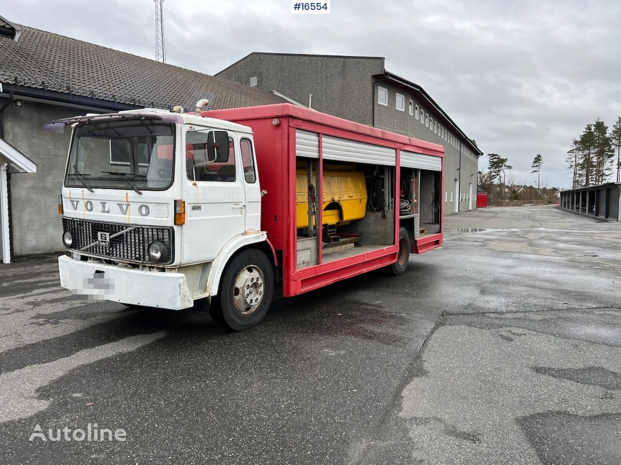 Volvo F-613 box truck