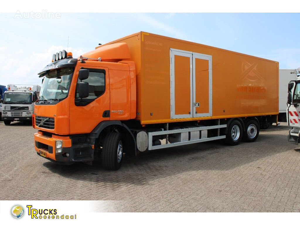 شاحنة مقفلة Volvo FE 300 + 6x2 + manual + lift+LOW KLM