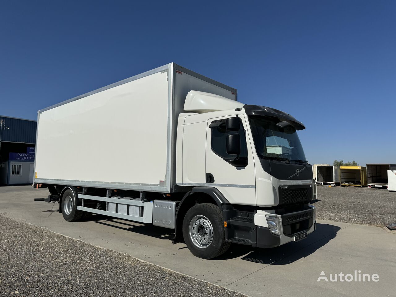 Volvo FE 320.  camión furgón