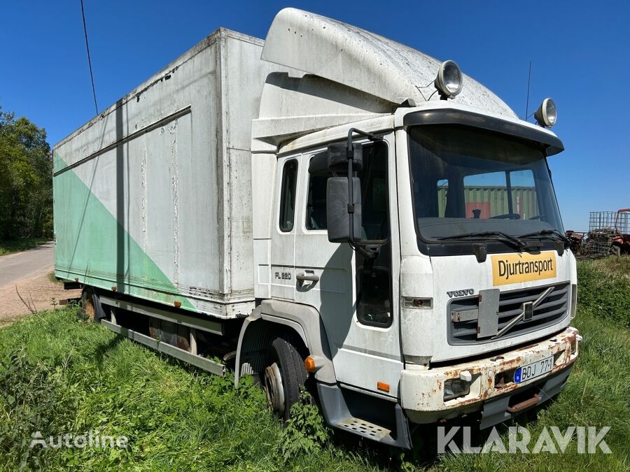 skriňové auto Volvo FL 220