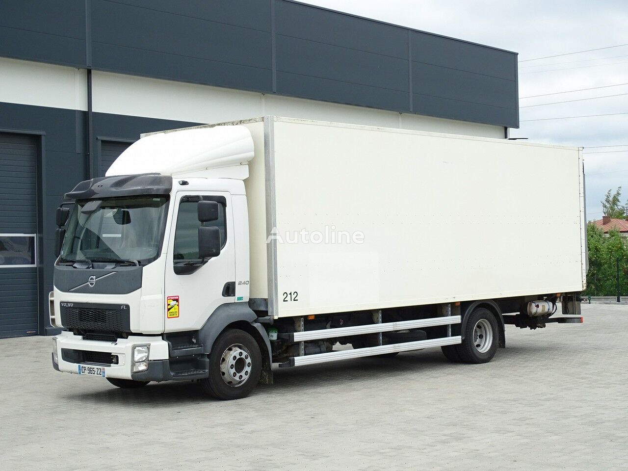 camião furgão Volvo FL 240